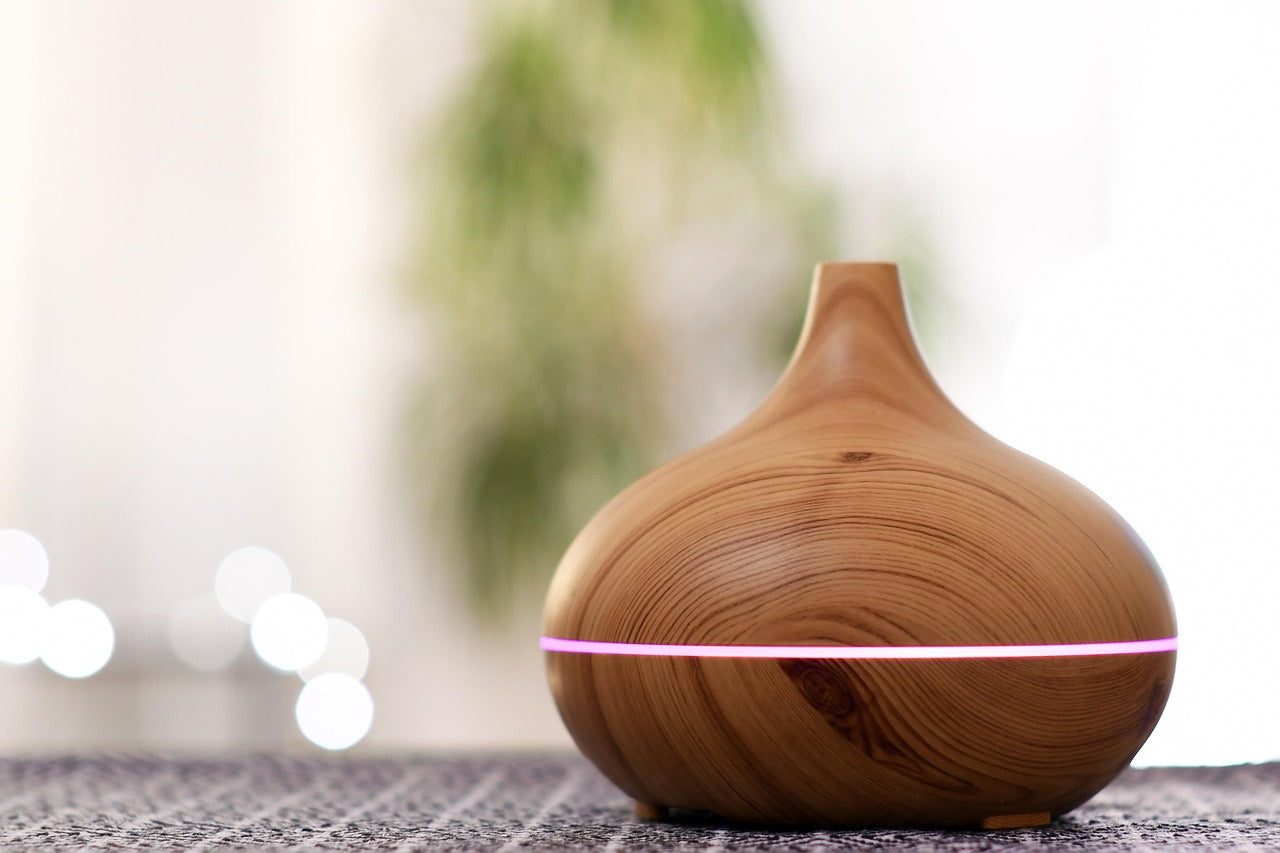A Beginner’s Guide to Diffusing Essential Oils for Home Health and Wellness 🌬️🍃