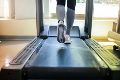 Surviving the Treadmill: How Oleia Peppermint Oil Became My Workout Savior! 🏃♀️💦
