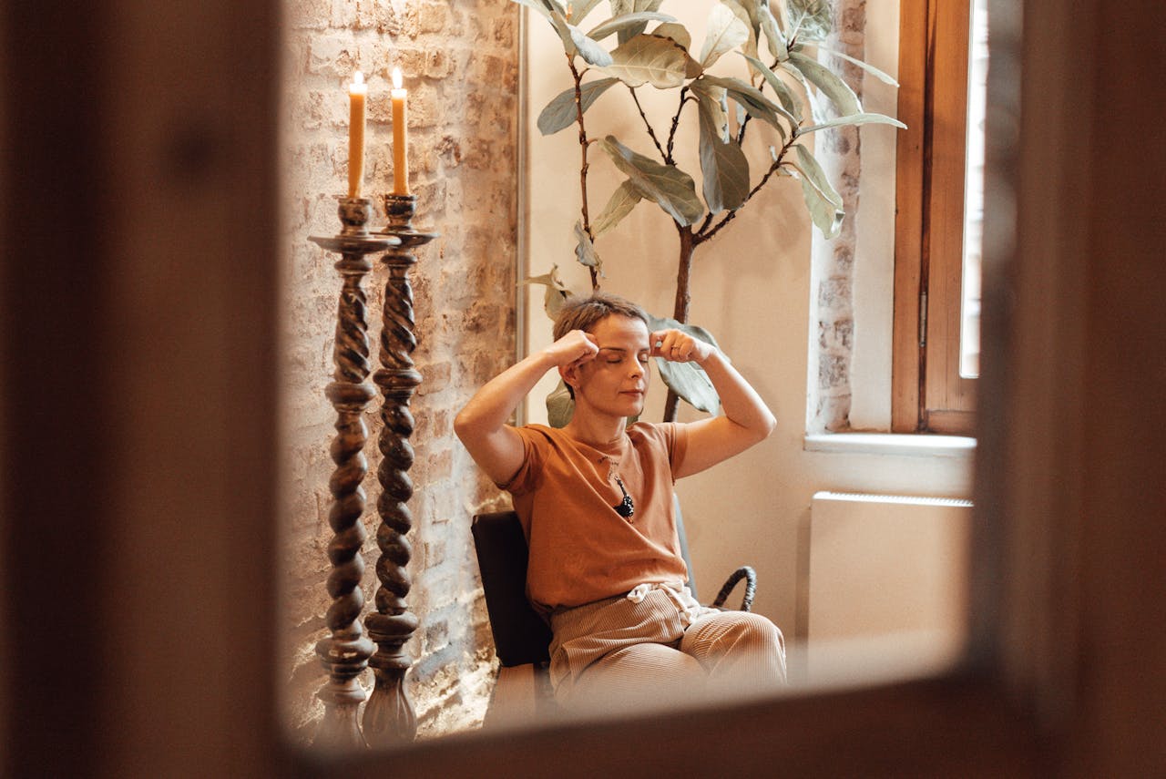 The Power of Aromatherapy During Stressful Times: A Path to Calm and Comfort ๐๐ค