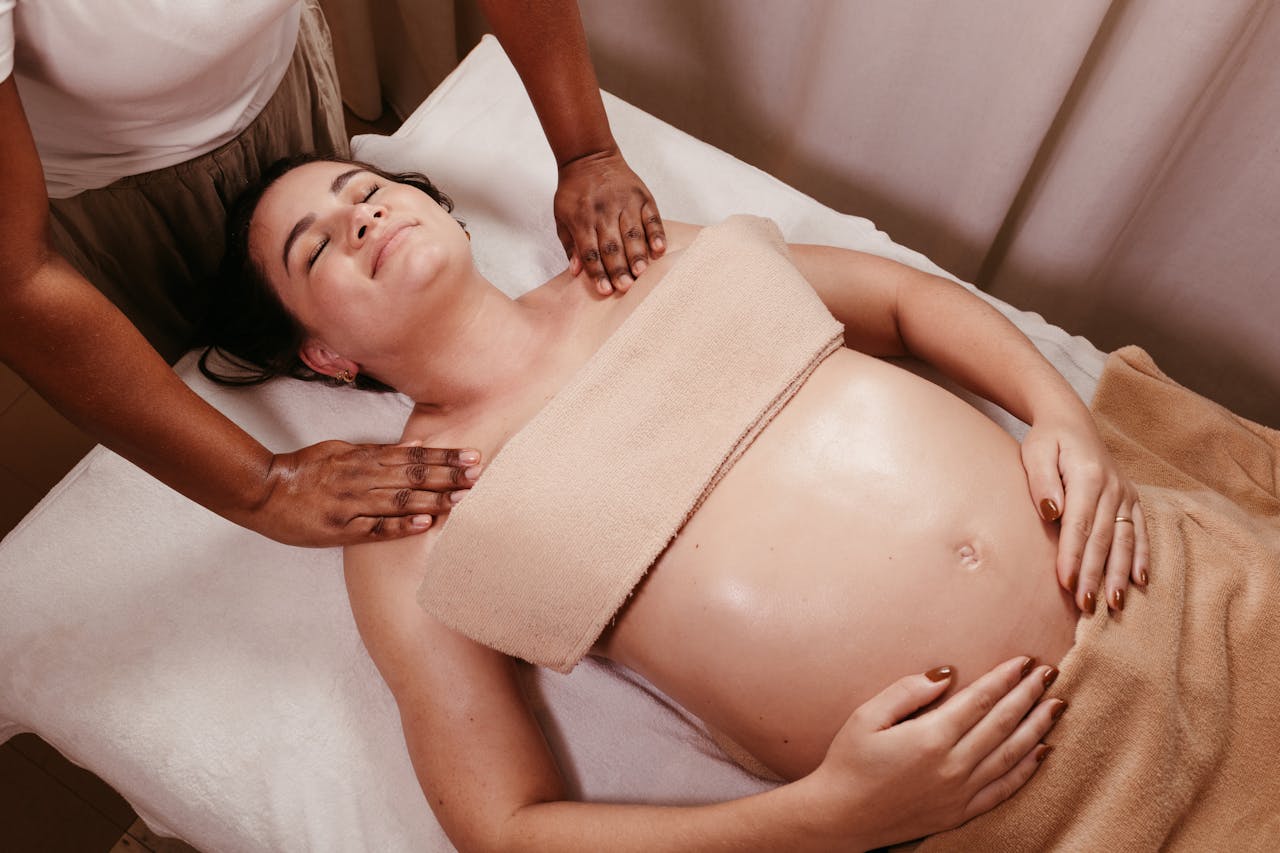 Ease Pregnancy Aches Safely: Soothing Relief with Oleia for Moms-to-Be 🤰💆♀️