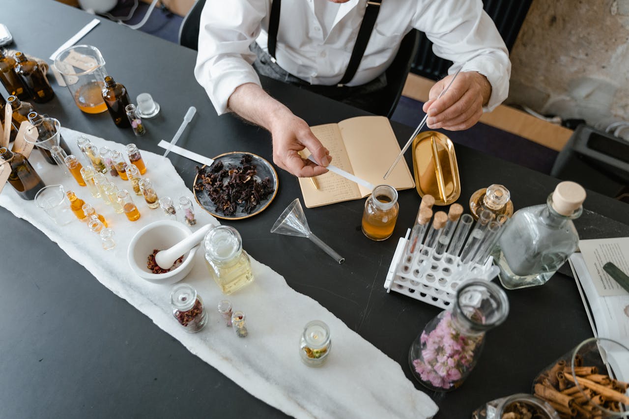 Blissful Blends: DIY Scents to Match Your Mood ๐งช๐ฌ๏ธ