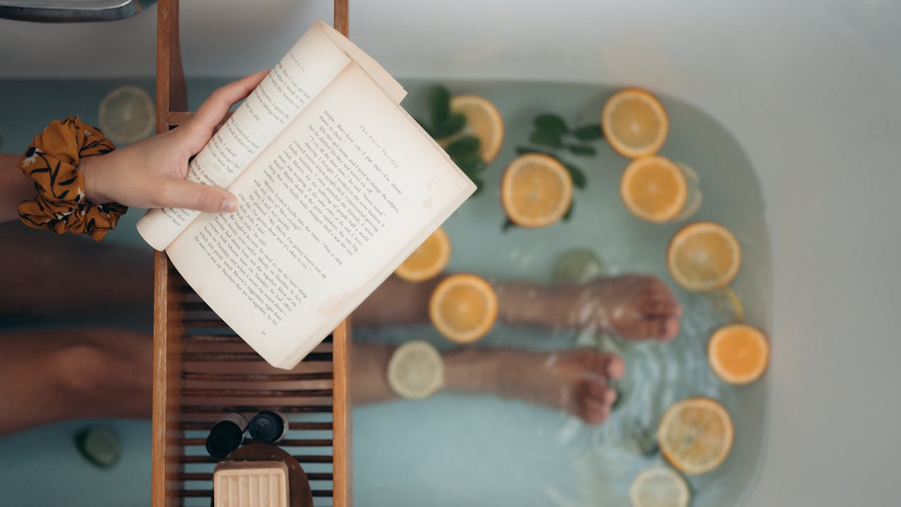 Pampered Feet: Of Essential Oils, Reflexology, and Soothing Foot Soaks ๐๐ฃ