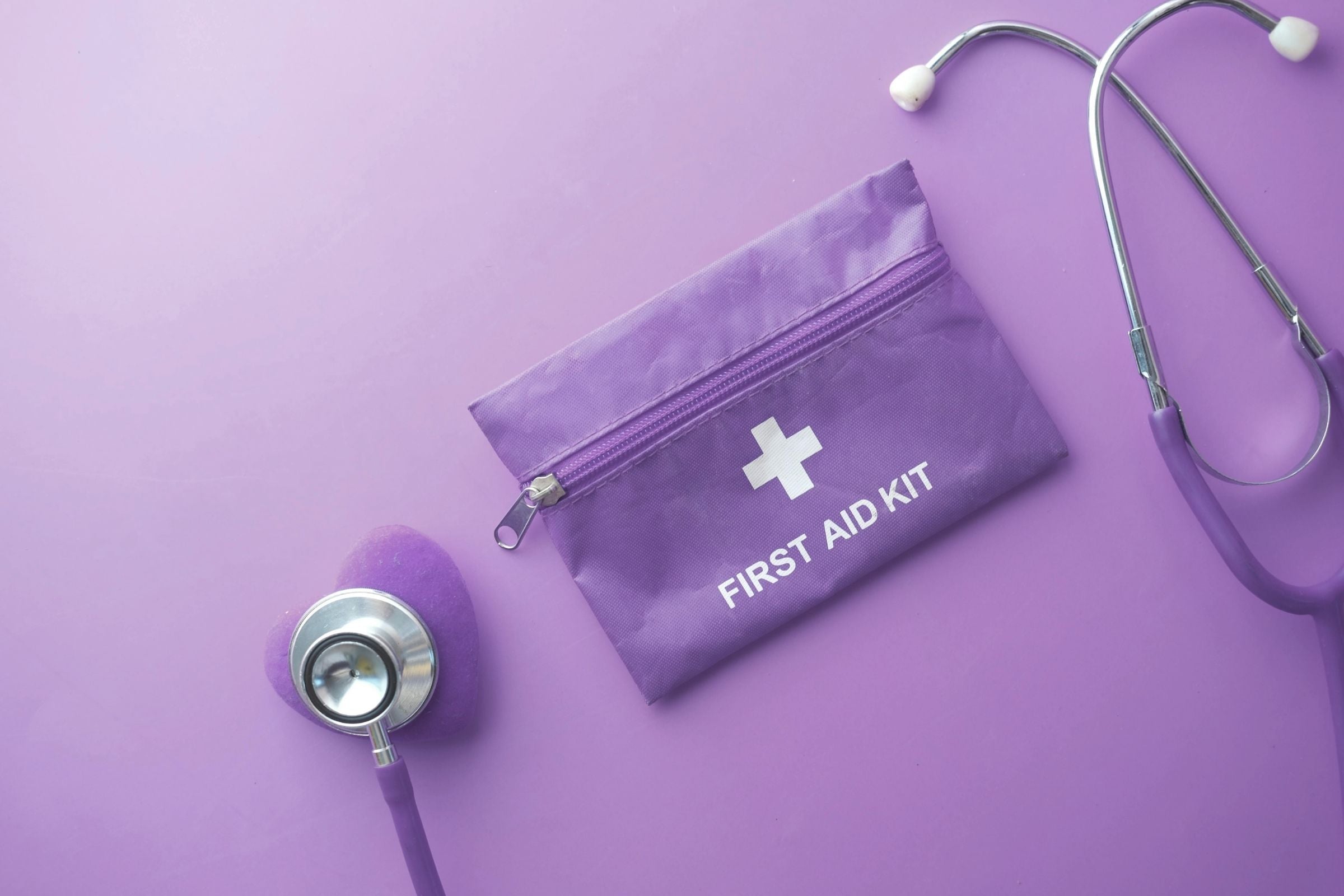 Your Oleia First Aid Kit: A Guide 🩹🌿