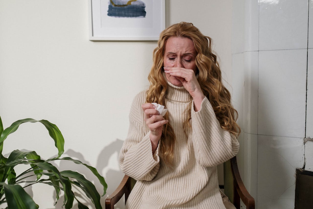 Breathe Easy: How Essential Oils Can Help with Allergies and Sinus Woes 🤧😷