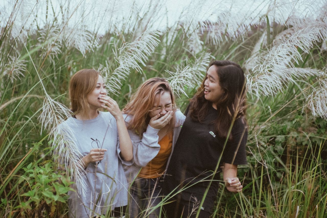 Can Laughter Really Be Good Medicine? The Science Says: Maybe! 🤣🤷