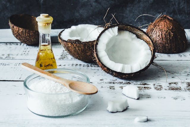 Ingredient Highlight: Coconut Oil Unveiled 🥥🌴